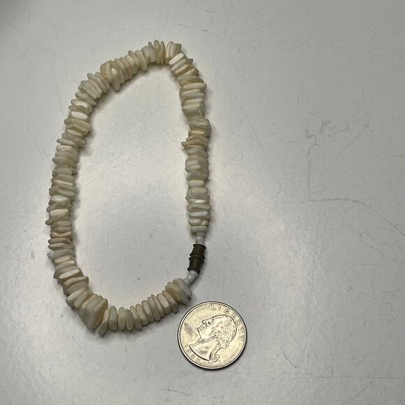 Shell chip puca puka shell anklet burnished gold tone clasp large bracelet - Picture 2 of 6